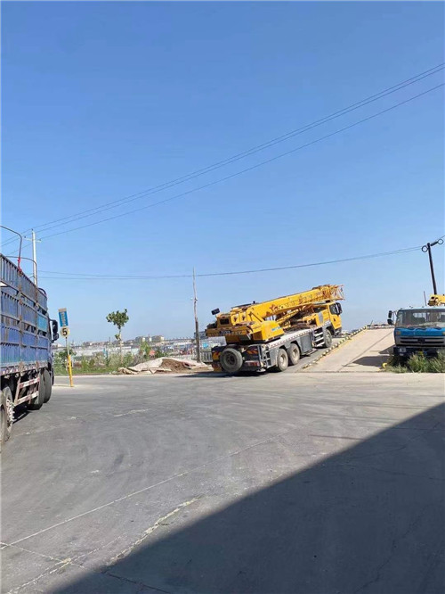 城阳区25吨吊车的租赁价格大概是多少？