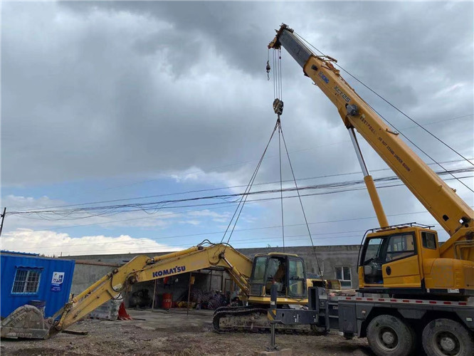 城阳区25吨吊车的工作半径是多少？