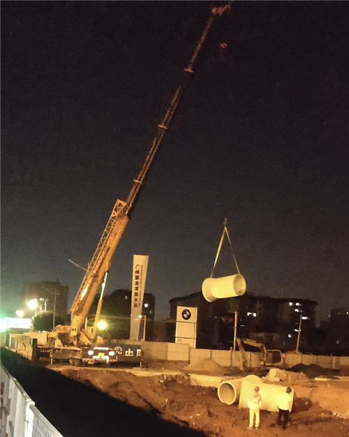 城阳区“弯臂矫正”—— 吊车的 “形变补偿” 技术