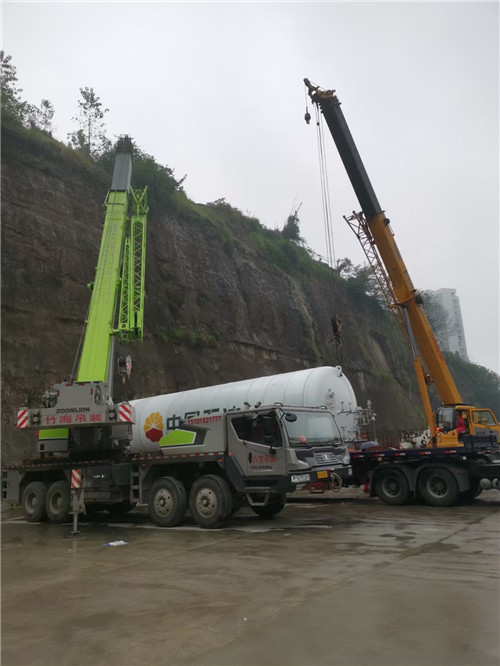 城阳区“不怕风雨冻”—— 吊车的 “恶劣环境适应” 技术